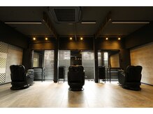 バーバーバー アカバネ(BARBER-BAR AKABANE)の雰囲気（【メンズパーマ】トレンドの毛先パーマやツイストスパイラルが◎）