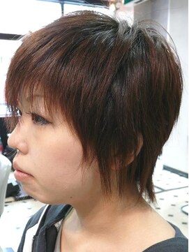 ボザァル(BEAUX ARTS) クールでフェミニンなアシメスタイル