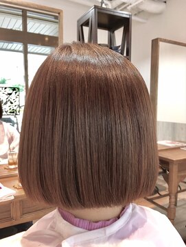 ベル(Bell) ☆美ツヤの大人可愛い切りっぱなしストレートボブ