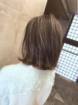 キー(key) グレージュ