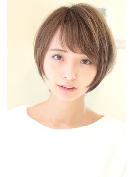 レウナ 外苑前(Reuna) 20代30代40代大人可愛いひし形ショート　黒髪でも可愛い