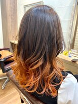 フィックスヘアー なんば(FIX-hair)&nbsp;グラデーション/オレンジ/オンブレ/ウェーブ巻き/グレーベージュ