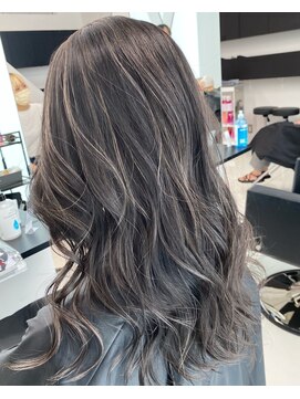 アライブ キチジョウジ(ALIVE Kichijoji) 【ALIVE吉祥寺】ハイライトカラー白髪ぼかし／ケアブリーチ