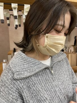 ハチ(hachi) 20代30代40代大人キレイインナーカラーハイライト外ハネCカール