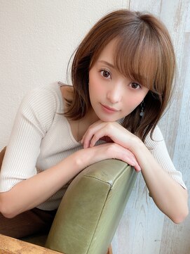 アフロート ディル(AFLOAT D'L) 20代30代40代小顔外ハネミディアムひし形シルエットくびれミディ