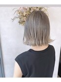 ハイトーングレージュ/外ハネスタイル