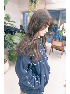 シカ(sica) ベージュカラーにベージュインナーカラー