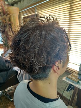 ロッソバイアルター 鎌取(ROSSO by aL-ter) ハイライト/マッシュパーマ/ウルフ/アッシュブラック石橋奈津子