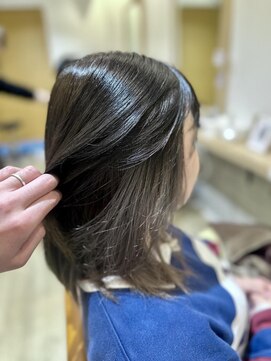 ヘアー アンド スパ パーム(hair and spa palm) インナーシルバー