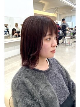 ニュート(Neut ) 外ハネ/ミディアム/暗め/レッドブラウン/ナチュラル/艶髪