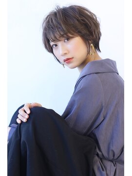 オーロ(ORO) 透明感アッシュブラウンショート