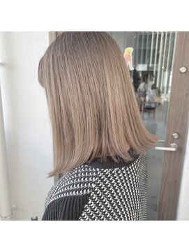 カロ(Caro) ミルクティーベージュ