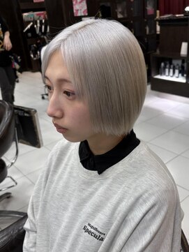 プライズ 錦糸町北口店(prize) ホワイト/ショート/白髪ボカシ 岩崎錦糸町北口