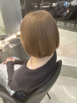 ジーナリア(Xena ria) 《衣織》ベージュ/ケアブリーチ/ボブ