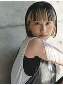 スーパーワイドバング×フェイスフレーミングカラーのモードボブ
