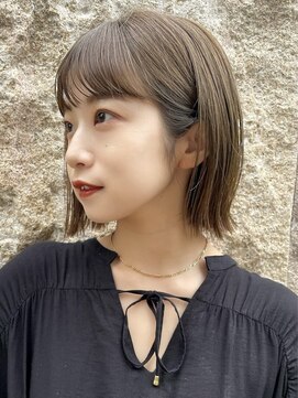 ガーデンヨコハマ(GARDEN YOKOHAMA) 切りっぱなしボブ 外ハネ オリーブグレー ワイドバング