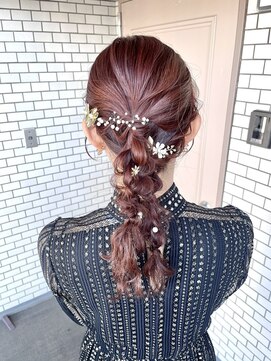 ソノ(sono) 編みおろし ポニーテール ツインアレンジ 参列ヘア 推し活ヘア