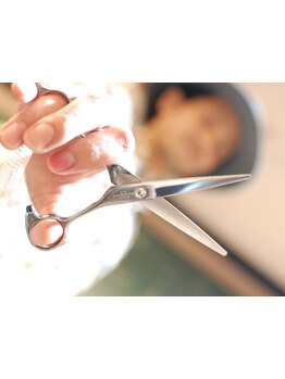 【岐阜/茜部】21号入ってすぐの隠れ家サロン。駐車場広々、お1人様のみで人目を気にせず、髪の悩みを解決！