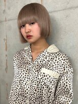シティ(sity.)&nbsp;ブリーチカラー　ホワイトベージュ　ミニボブ　顔周りカット