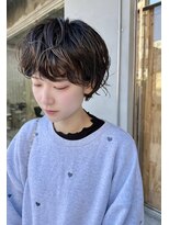 イン(in.) ショートパーマ/ふわっとくしゃっと