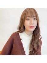 クーラ(Cura)&nbsp;しっとり落ちるロングのパーマスタイル×秋ベージュ