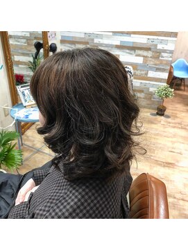 ハウオリ ヘアーワークス(Hauoli hair works) シルバーカーキカラー
