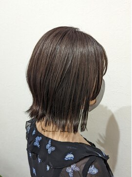 ウミト(Umito) 外はね 切りっぱなしボブ グレージュ