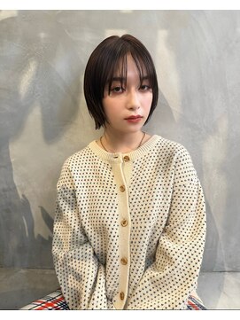 ヒュージ 三軒茶屋(huge) タイトな外ハネボブ_ミディアム_ショートカット_20代30代40代