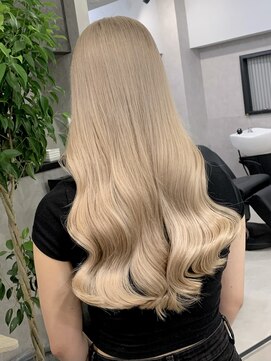 ロウル 渋谷(LOWRL) ホワイトミルクティーベージュ/ケアブリーチ/サラ艶ロング