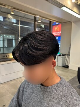 エクシア 西宮北口(EXCIA) 毛流れセンターパート