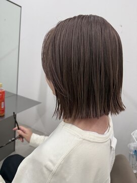 ツバメ ヘアー(TSUBAME HAIR) ワンブリーチでミルクティーベージュ