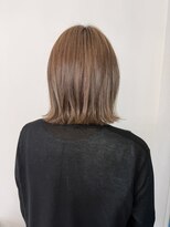 オクユキ(OKUYUKI) サンドベージュ×伸ばし中ボブ