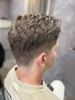 メグロバーバーショップロッポンギ 目黒六(MEGURO BARBER SHOP 6PPONGI) ナチュラル刈り上げ