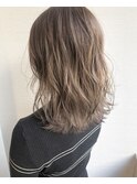 __ブロンジュ×ハイライト×ミディアム×ニュアンスウェーブ