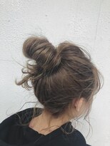 ワースホワイル(WORTH WHILE)&nbsp;お団子アレンジ/外ハネボブ/アッシュブラウン/ネオウルフ