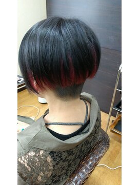 ヘアーアンドメイク ビディア(HAIR&MAKE BIDEA) 刈上げ前下がりショート
