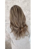 ブロッサム 富士見市 みずほ台(Blossom)&nbsp;グレージュハイライトカラー