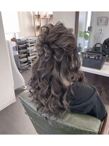 リベロ(Libero) ハーフアップ