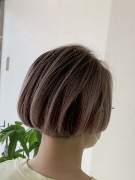 ビビッド(vivid) シャドウルーツ