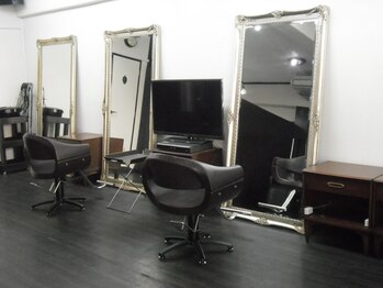 ヘアーアンビション 浦添店の写真/女性スタイリストのみの少人数サロン♪こだわりのヘアケア×丁寧な施術でお悩み解消！