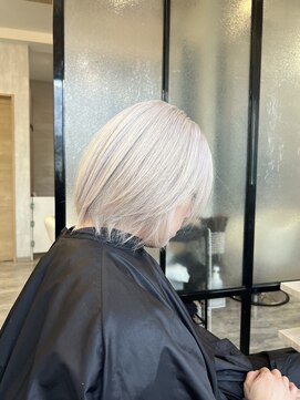 アーサスバイヘッドライト 水戸城南2丁目店(ursus by HEADLIGHT) ホワイトカラー　ショート