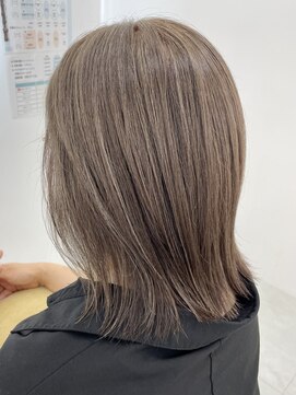 アイニ 河内小阪店(aini) 白髪ぼかしカラー白髪ぼかしハイライト大人ショート30、40、50代