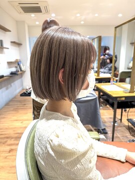 エマ 蕨(EMMA) ミルクティーベージュボブ