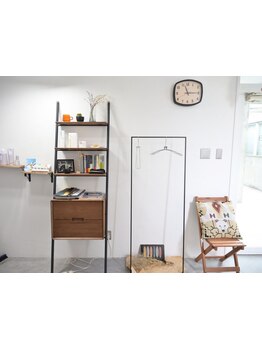 インテリアやライトにこだわった暖かみのあるリラックス空間。日頃の疲れを忘れて癒しのひとときを…♪