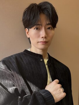 ルク(LUC) センターパート/ダウンパーマ/曲がる縮毛矯正/メンズヘア