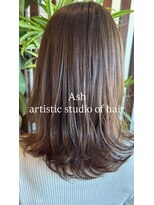アッシュ アーティスティック スタジオ オブ ヘア(Ash artistic studio of hair)&nbsp;ミディアム×外ハネ