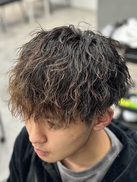 オーバルバイアピッシュ(OVARL by apish) ツイスパ/縦落ちパーマ/メンズパーマ/メンズカット