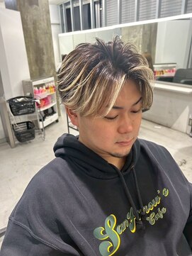 メンズサロン キング 枚方店(Men’s salon K!ng) フェザーショートアップバングセンターパートメンズハイライト