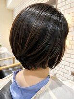 ヘアープルトワルピナス 前下がりショートボブ