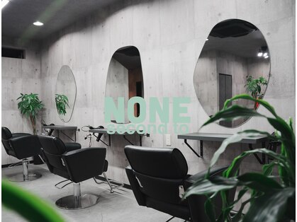 ノーン(NONE)の写真